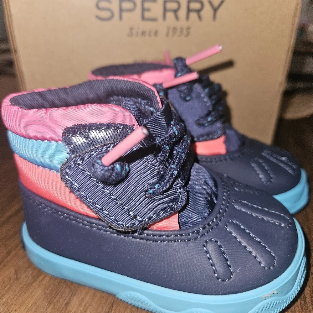 Sperry Unisex-Baby Snow Boot Infant SIZE 1M NEW in box